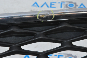 Ford Focus mk3 15-18 radiator grille rest chrome frame, crack in frame, butt