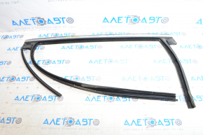 Lincoln MKX 16-18 rear left window seal with upper chrome molding