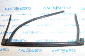 Lincoln MKX 16-18 rear left window seal with upper chrome molding