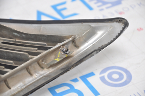 Radiator grill grill Lexus RX300 RX330 04-07 broken fasteners, chrome swelled, not