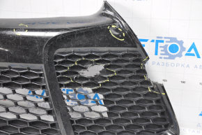 Front bumper grille Toyota Camry v55 15-17 usa SE fasteners torn off, no grille fragments, filed down