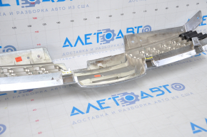 Radiator grill grill Nissan Maxima 04-06 peeled chrome, 2 lower fasteners broken, scratches