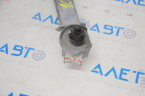 The Lexus RX350 RX450h 16-22 windshield wiper linkage with motor has a broken mount.