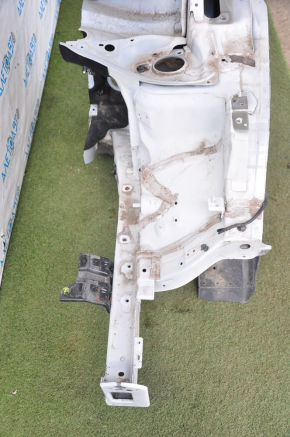 Front left quarter Hyundai Santa FE Sport 13-16 white, with central pillar, small bumps