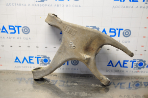 The lower rear left transverse control arm of the Audi A4 B8 08-16 is large and has a torn silent block.