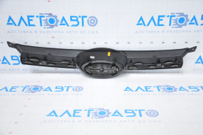Radiator grill grill Ford Focus mk3 11-14 prerest usa with emblem mat, pokes on the emblem