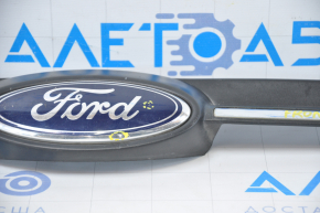 Radiator grill grill Ford Focus mk3 11-14 prerest usa with emblem mat, pokes on the emblem