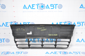 Front bumper grille central Ford Focus mk3 11-14 prerest mat, broken fasteners, tear, dent