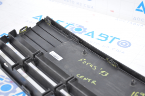 Front bumper grille central Ford Focus mk3 11-14 prerest matt fasteners torn, dented, scratches