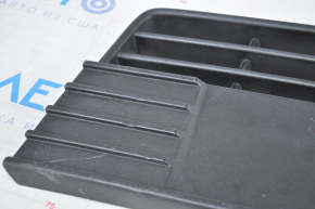 Front bumper grille central Ford Focus mk3 11-14 prerest matt fasteners torn, dented, scratches