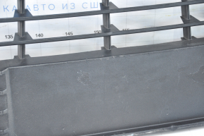 Front bumper grille central Ford Focus mk3 11-14 prerest matt fasteners torn, dented, scratches