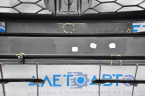 Lower grille of the front bumper Honda Accord 18-20 broken fasteners, dented, tears