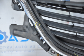 Radiator grill Mazda 6 13-17 complete with badge, broken fasteners, crack on molding, chrome bulged, bump on chrome