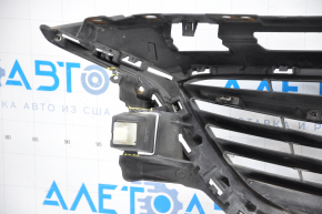 Radiator grill Mazda 6 13-17 complete with badge, cracks in frame, broken fasteners