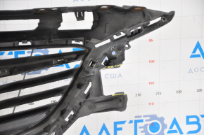 Radiator grill Mazda 6 13-17 complete with badge, cracks in frame, broken fasteners