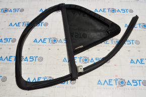 Door glass triangle with seal rear right Buick Encore 13-19