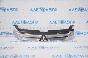Radiator grill grill Mitsubishi Outlander 14-15 prerest no fragment, fractures, scratches on molding, broken fasteners