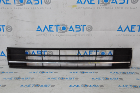 Central grille of the front bumper VW Passat b8 16-19 USA break, sand