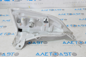 Front left turn signal Nissan Leaf 11-12