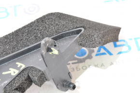 Inner right wing seal Nissan Leaf 11-12 broken right side