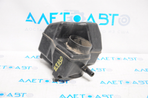 Resonator with air duct for the Lexus ES300 ES330 manifold