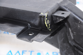 Air intake Nissan Murano z50 03-07 missing fragment, broken latches, defects along the edge
