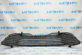 Lower grille front bumper Toyota Camry v70 18-20 L/LE usa without hook without fog lights, broken fastener, scratches
