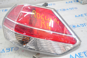 Light outer wing right Nissan Rogue 14-16 broken corner, scratches on glass