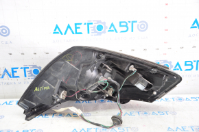 Right light Nissan Altima 07-12 broken glass