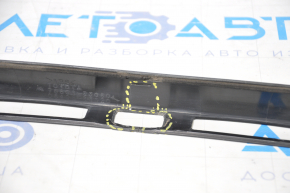 Lexus ES300 ES330 01-06 trunk lid molding broken, no center mount, non-factory hole