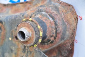 Front subframe Nissan Rogue 14-20 rusty, broken stud, 4 S/B to be replaced