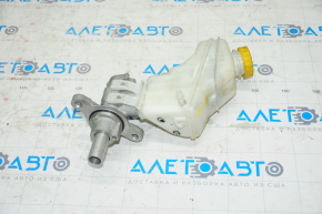 Brake master cylinder with reservoir Fiat 500L 14- manual transmission