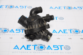 Thermostat housing BMW X5 E70 3.0 chipped along the edge