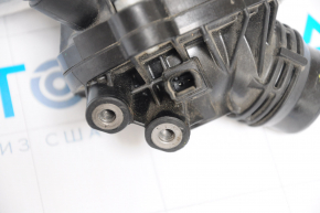 Thermostat housing BMW X5 E70 3.0 chipped along the edge