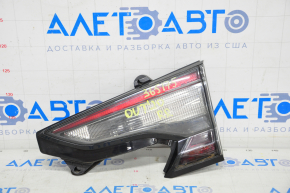 Light inside trunk lid right Subaru Outback 20-21 water damage