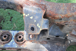 Subaru Forester 14-18 SJ AWD rear subframe is rusty, lever mounts are filed down, all S\B need replacing, mount is dented