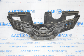 Radiator grill grill Nissan Rogue 14-15 without a camera with an emblem swelled chrome, pokes
