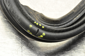 Chrysler 200 15-17 trunk lid seal torn