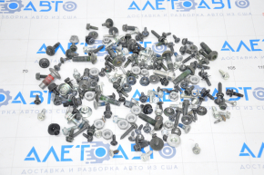 Nissan Rogue 14-20 interior hardware incomplete