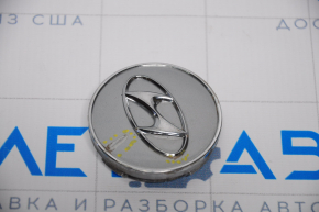 Central cap on disk Hyundai Elantra 11-16 varnish is useful