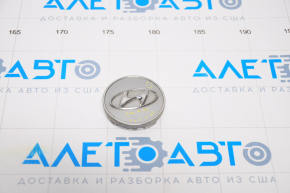 Central cap on disk Hyundai Elantra 11-16 scratches