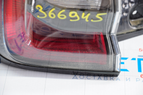 Light outer wing left Subaru Outback 20-22 water damage