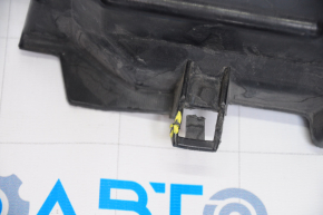 Upper radiator deflector Ford Fiesta 14-19 1.6 broken fasteners