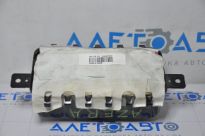 The passenger airbag in the dashboard of the Hyundai Azera 12-17
