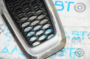 Chrome insert in the radiator grille Jeep Cherokee KL 14-18 prerest, 7G pokes