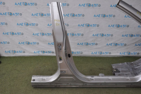 Front quarter right Toyota Camry v40 silver with central pillar