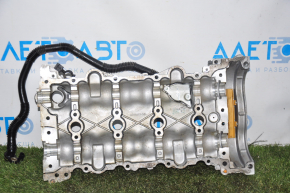 Valve cover Infiniti QX30 17 - cracked mount