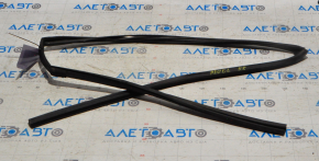 Rear right window seal for Toyota Prius 2009