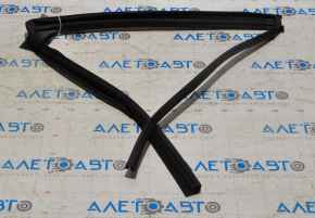 Rear left glass seal Mazda 3 14-18 BM