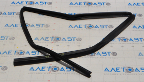 Rear left window seal for Infiniti G25 G35 G37 4d 06-15